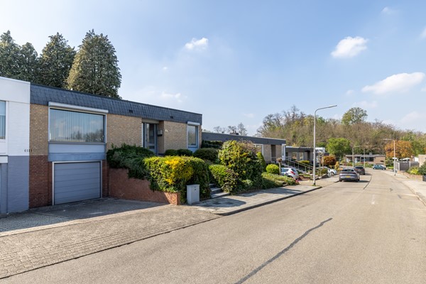 Foto - Te koop: Semi bungalow met veel woonoppervlakte gelegen in Haanrade